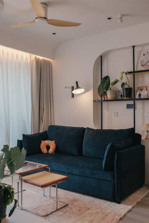 Tips for Creating a Cozy and Inviting Living Room Atmosphere